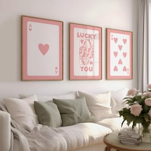 Ensemble de 3 oeuvres d'art mural rétro tendance, affiche rose pour carte As, impressions esthétiques vous porte-bonheur, art numérique amusant pour les espaces tendance, téléchargement immédiat