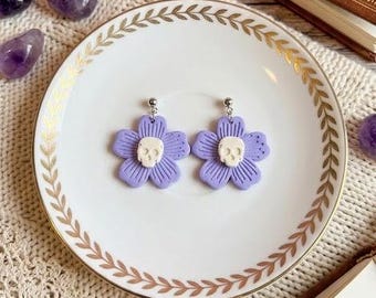 Blumen Schädel Polymer Clay Ohrringe | Handgemachte Florale Gothic Schmuck