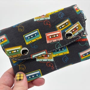 Pequena carteira de pulso Retro Cassettes prontas para envio