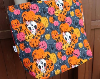 Lunch Bag XL Halloween Spooky Skulls and Pumpkins