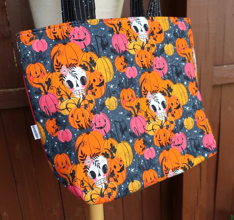 Lunch Bag XL Halloween Spooky Skulls and Pumpkins 画像 1