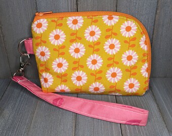 Wristlet Curved Wallet Small Retro Daisies Ready to Ship