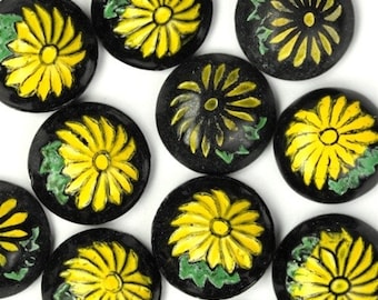 Vintage Glass Intaglio Cabochons 10mm Round Yellow Flower on Black (8) VIC216