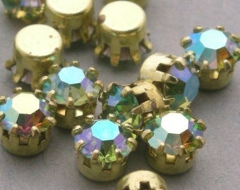 10 Vintage Swarovski Rhinestones Raw Brass Setting - 19ss - Chrysolite AB VS007