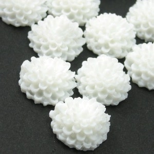 6 Plastic Flower Cabochons - Dahlia 10mm - White - PC059