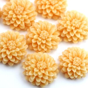 Flower Cabochons Plastic Chrysanthemum 21mm Light Peach (6) PC393