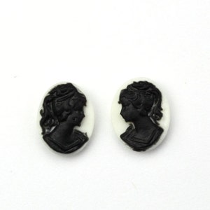 Plastic Cameos Lady Left & Right Facing 10x8mm White / Black (6) IC111