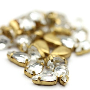 Vintage Crystal Rhinestone in Brass Setting Pear Shape Findings Jewelry Supplies 10x6mm (10) VFI089