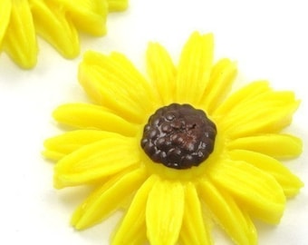 Vintage Daisy Flower Cabochons Made In Japan Large 26mm Yellow and Brown Flat Back VPC130