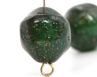 Vintage Lucite Beads Emerald Green Gold Glitter Speckled 15mm Round Nugget (10) VPB458