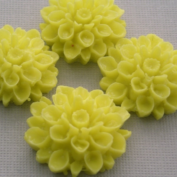 Dahlia Flower Plastic Cabochons Sunny Yellow 18mm Chrysanthemum (4) PC014