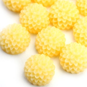 Flower Cabochons Plastic Chrysanthemum 15mm Buttercream (6) PC365