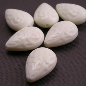 6 Large Vintage Plastic Ornate Carved Teardrop Beads - Ivory VPB161