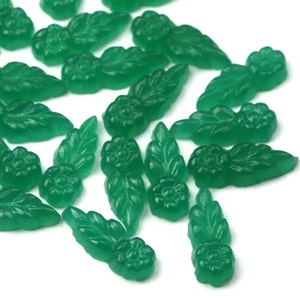Vintage Glass Cabochons Tiny Flower With Leaf Jade Green (6) VGC175