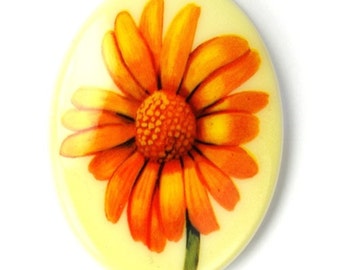 Vintage Cameo Plastic 40x30mm Yellow Daisy (1) VIC282