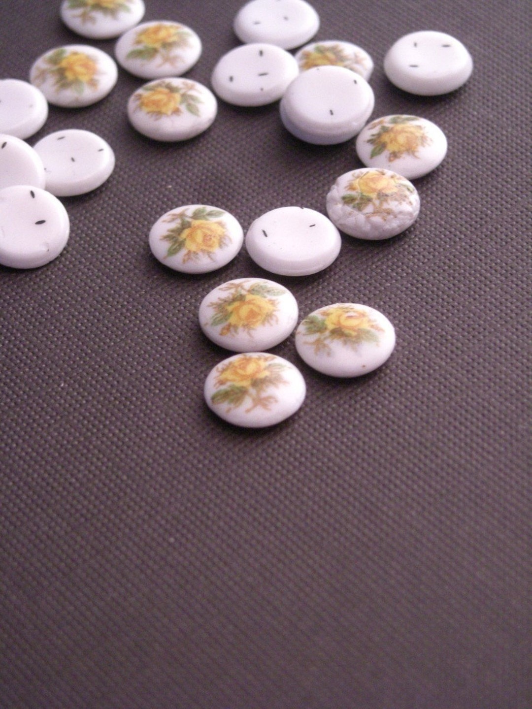 ちかこ　Ｃ-140.141.142 7mm Vintage Japanese Glass Yellow Rose Cabochons (10) RL6 - Etsy