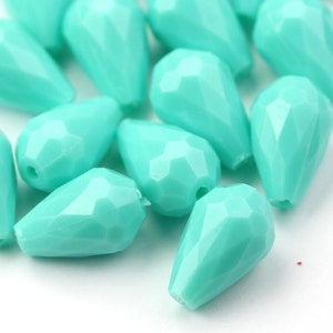 Vintage Plastic Beads Faceted Drops Turquoise 12x8mm (20) VPB281