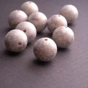 10 Vintage Lucite Pale Grey and Gold Round Beads 12mm VPB062 image 1