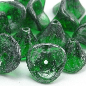 Czech Glass Beads 3 Petal Flower 10x12mm Emerald Green w/ Silver Wash (12) CZP299