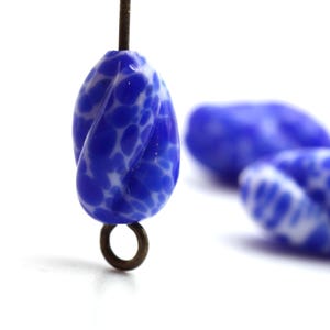 Vintage Glass Beads Cherry Brand Japanese Lampwork Bead Oval Twist 13x7mm Blue Matrix (4) VGB166