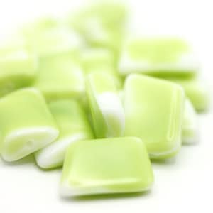 Perles de verre vintage trapèze vert blanc ouest-allemand 17x11mm (6) VGB151