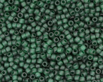 11/0 TOHO Round Glass Seed Beads Transparent Frosted Green Emerald (10 grams) TH003-R