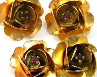 4 rosas vintage de latón crudo con rubí genuino M005