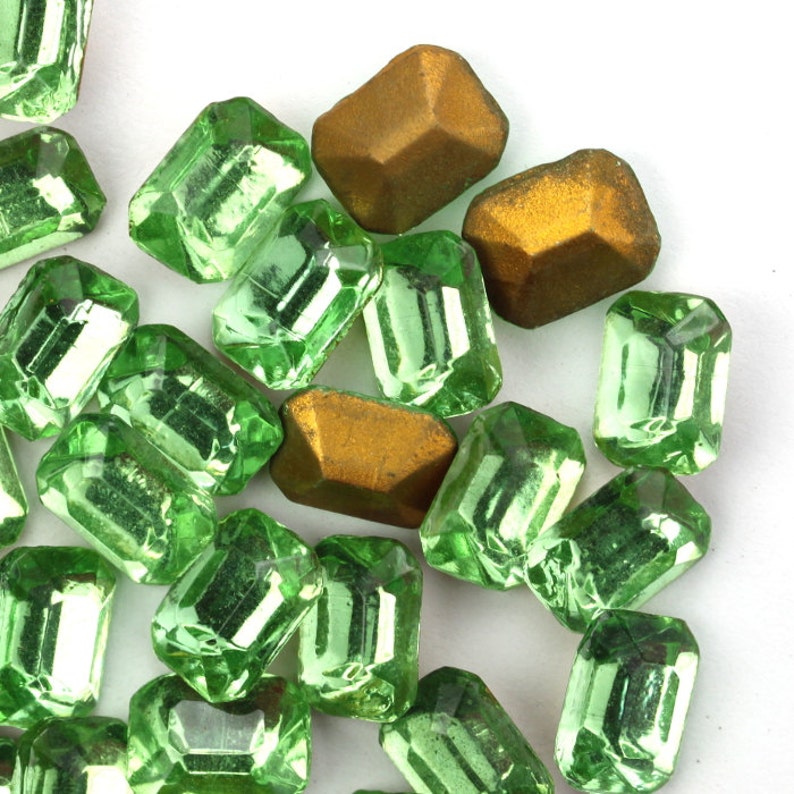 Vintage Glass Stones Pointed Back Octagon 10x8mm Peridot Czech Faceted Rhinestone Green 8 VGC449 image 1