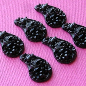 Vintage Cabochons Japanese Glass Floral Paisley Drop Black Stone (6) VGC069