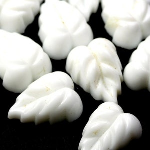 Vintage Glass Cabochon Leaf 15mm White Flat Back Leaves (4) VGC172
