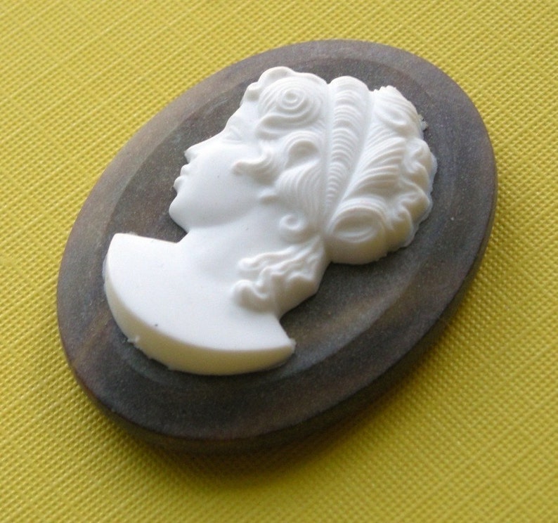 Vintage 40x30mm Stone Colored Plastic Cameo Brown White Flat Back Cabochon VIC012 image 2