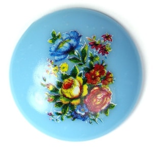 Vintage Plastic Floral Cameo 28mm Blue Style 2 (4) VIC227