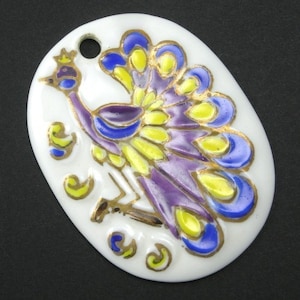 Vintage Porcelain Peacock Pendant 1970&#39;s Hand Painted Bird (1) VCP004
