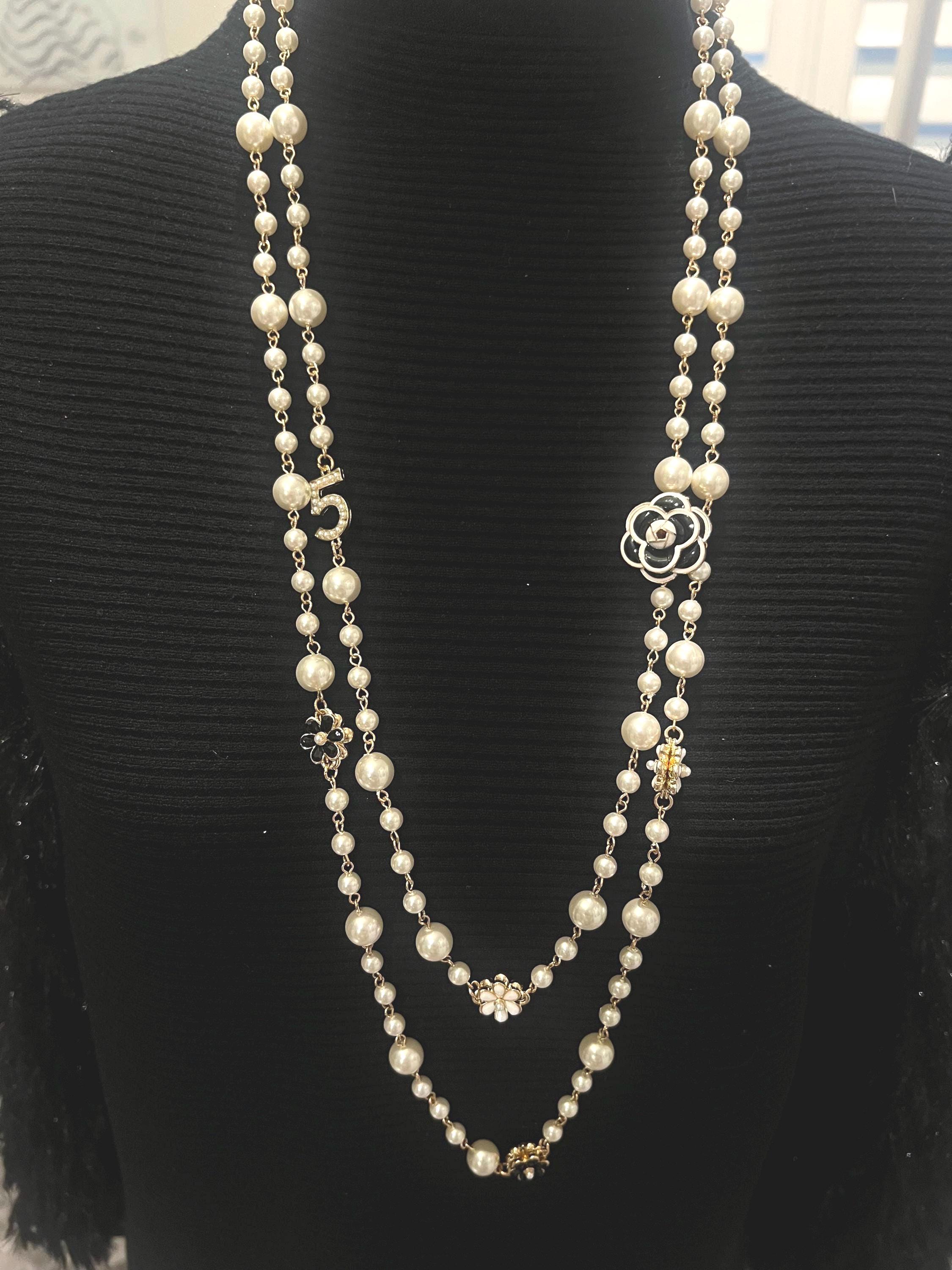 Camelia pearl necklace main image 1