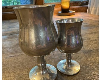 Ensemble de 2 gobelets vintage en étain anglais de Sheffield, fabriqués en Angleterre, avec pied