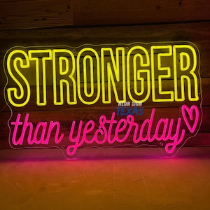 Letrero de neón &quot;Más fuerte que ayer&quot;: Letrero de neón motivacional para gimnasio, decoración de pared para fitness, decoración de pared para gimnasio, regalo para entusiastas del gimnasio.