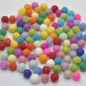 Pom-poms van 100% wolvilt - 1 cm - 100 stuks - diverse lichte en felle kleuren