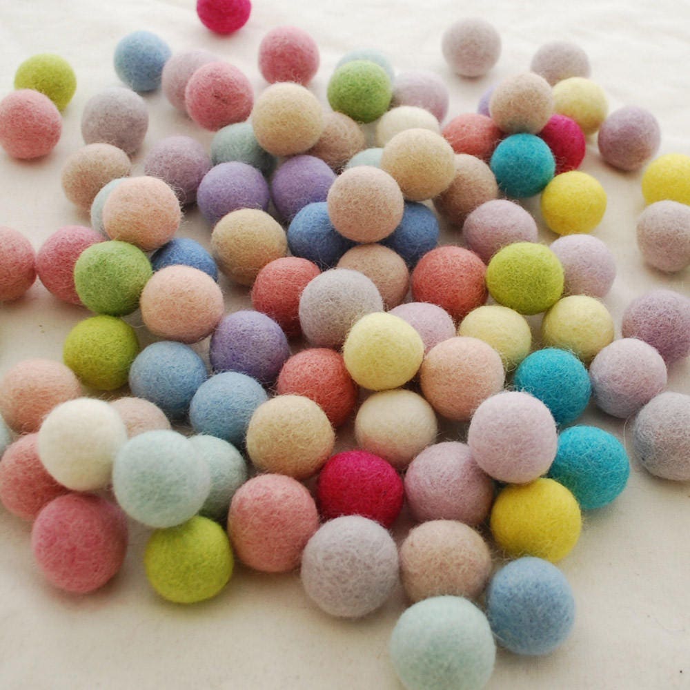 2cm 100% Wool Felt Balls 25 Felt Balls Assorted Light Pale & Pastel Colours