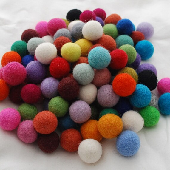 25 Assorted Light 100/% Wool Felt Balls Pale and Pastel Felt Balls 2.5cm