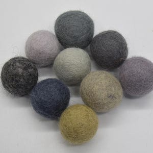 Handgemaakte wolvilt pom-poms: grijze tinten (2,5 cm) - 20 of 100 stuks