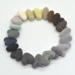 Assorted 100% Wollfilz Herz - 20 Count - Ca. 3 cm - Neutrale Farben