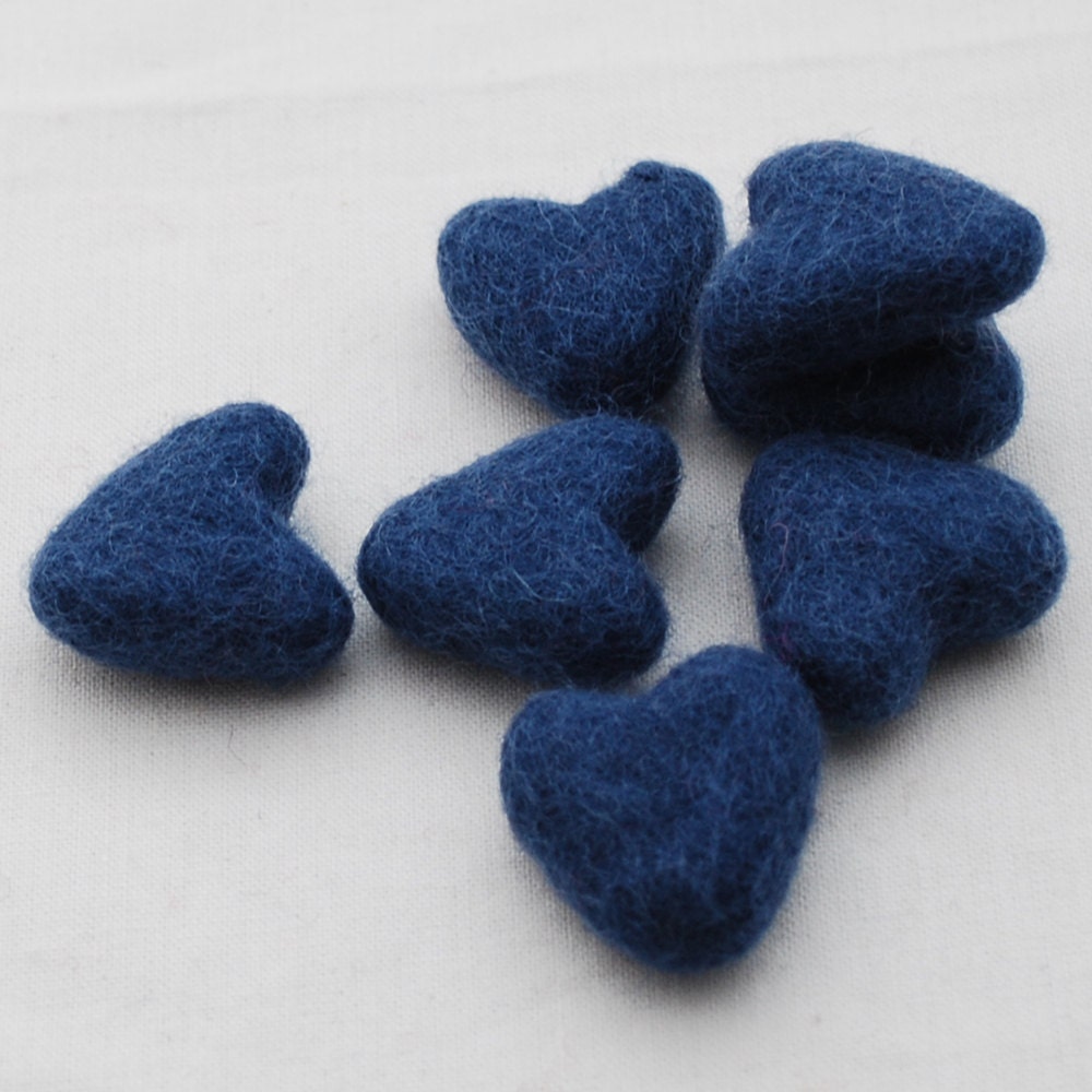 Little felt hearts- Set of 3, No.6 - belainbarve