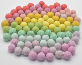 100% Wollfilz Pom-Poms - 100 Count - 2 cm - Helle und Pastellfarben - Regenbogenfarben - Neue Charge