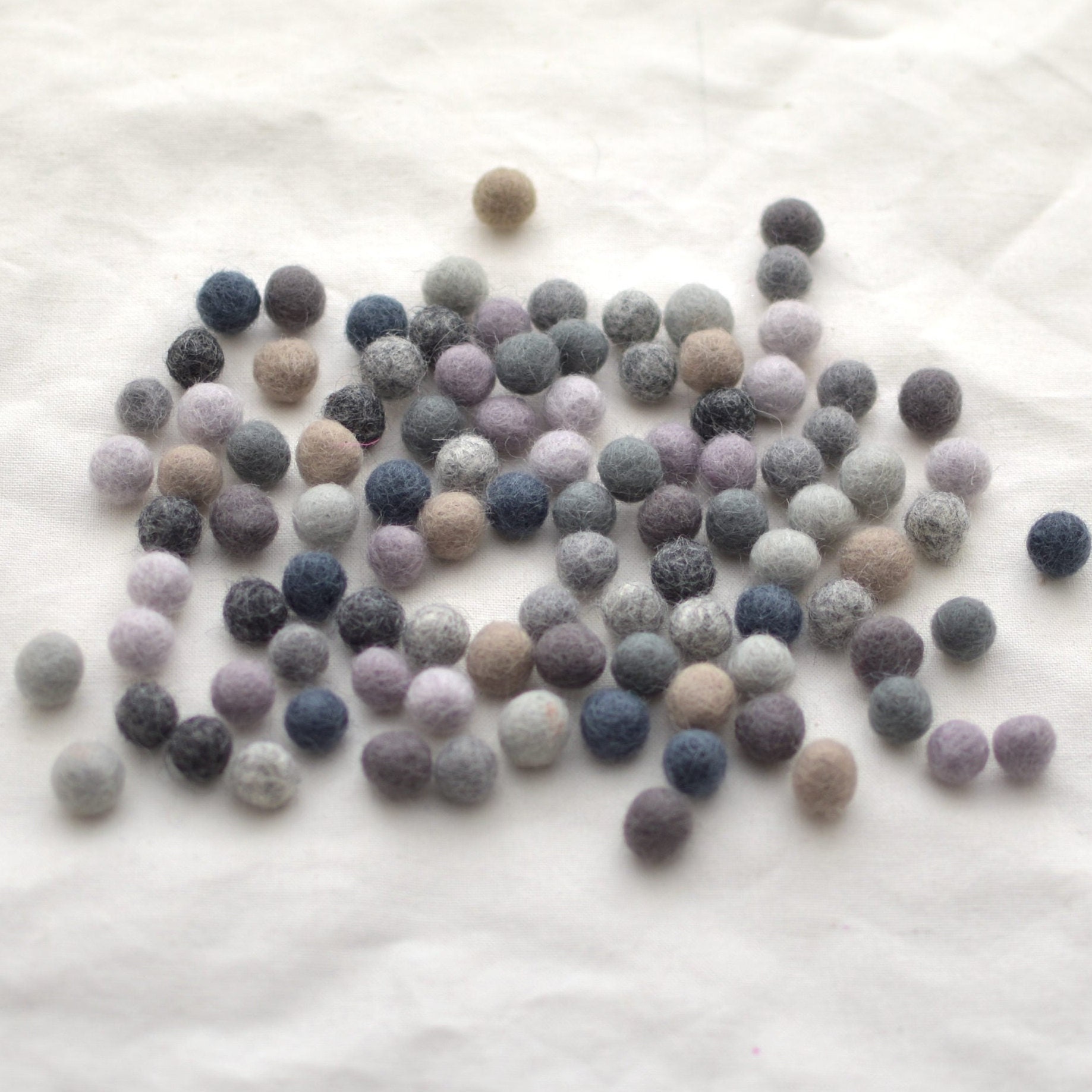 100% Wool Felt Balls 1cm 100 Count Assorted Colours 100% Wool Felt Balls 1cm 100 Count Assorted Colours