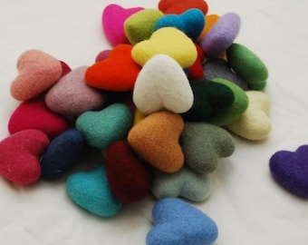 100% Wollfilz Herzen - 6 cm - Handgemacht - 50 Stück - Verschiedene Farben