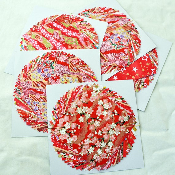 Set of 12 red Japanese square sheets - YUZEN WASHI PAPER