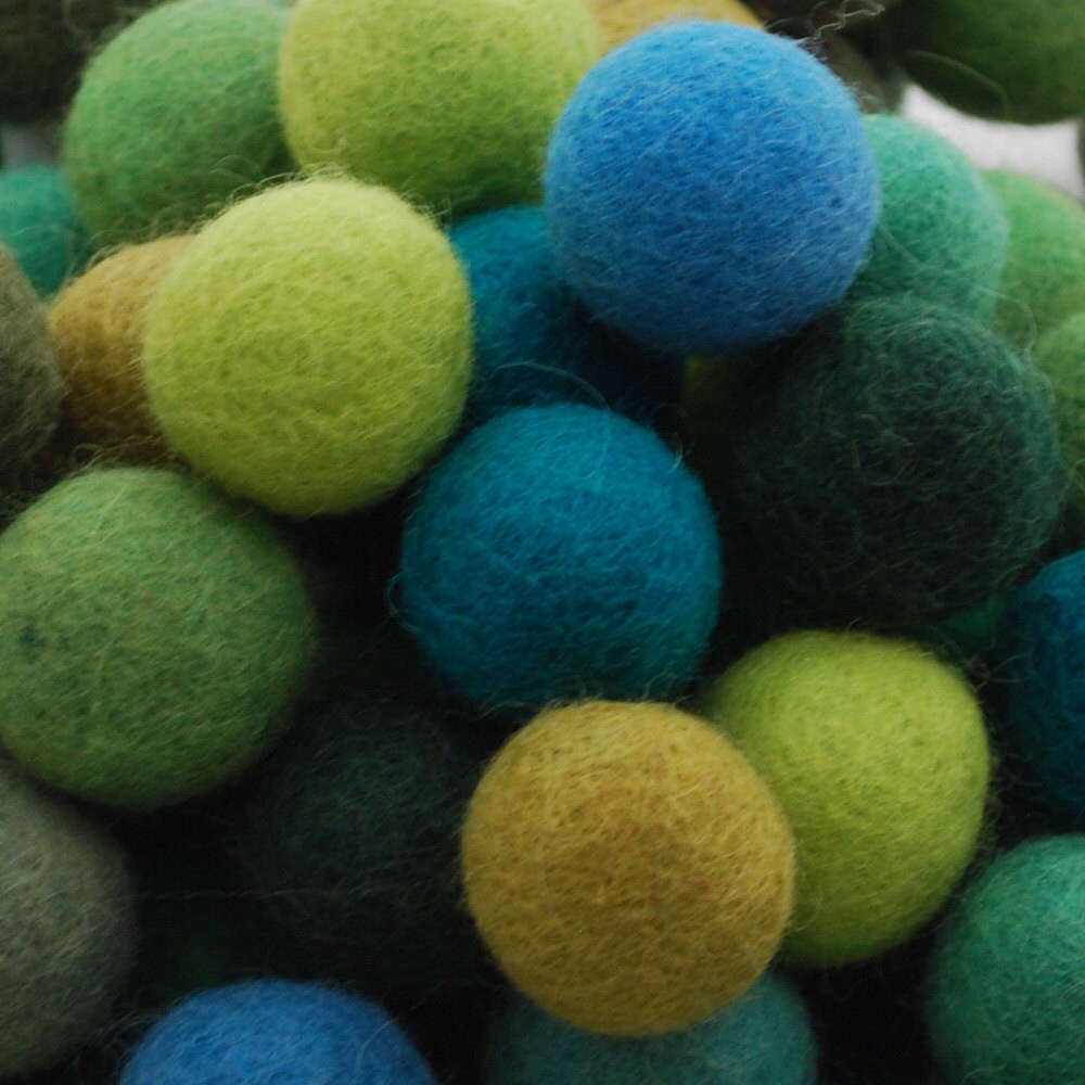 100 2cm Wool Felt Balls Your Choce of Colors - Etsy