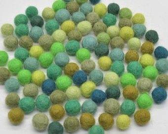 1 cm / 10 mm - Pompons aus 100% Wollfilz - 100 Count - Verschiedene grüne Farbtöne