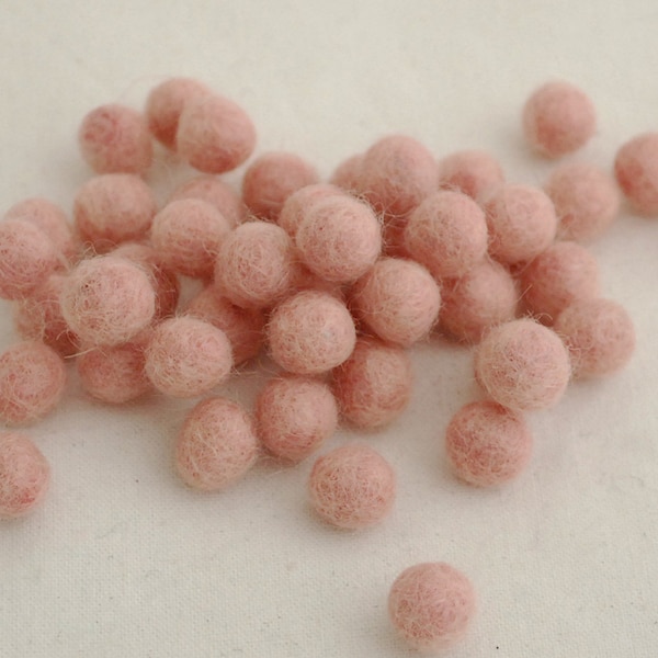 1cm Felt Pom-Poms-Peach Blossom Pink-Wählen Sie entweder 50 oder 100 Filzpoms