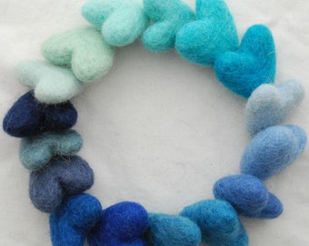 Surtido de corazones de fieltro 100% lana - 16 unidades - Aproximadamente 3 cm - Tonos de color azul